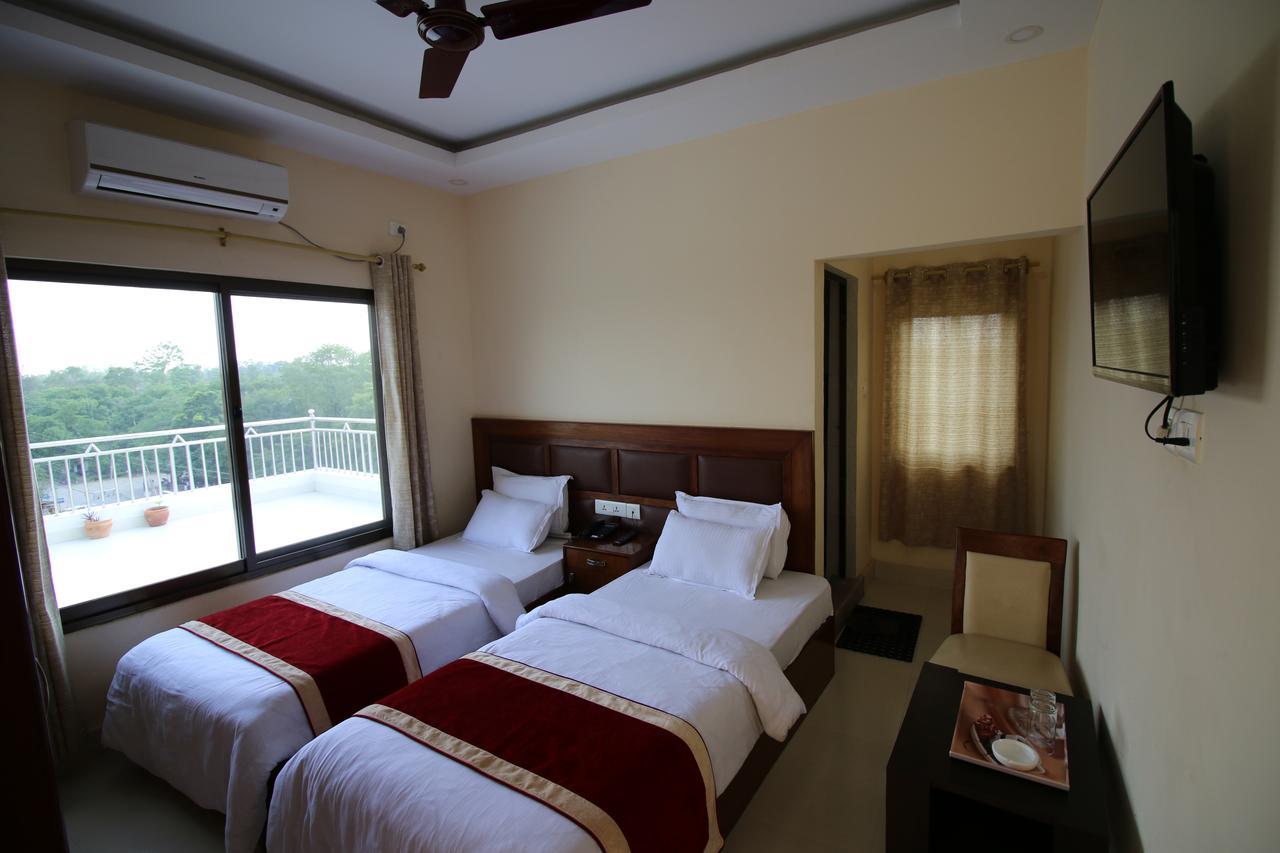 Hotel Suramma Rummindei ภายนอก รูปภาพ